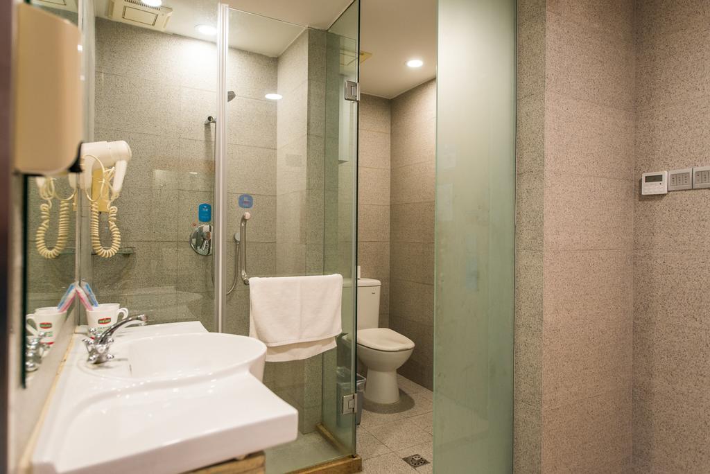 Hanting Express Shanghai South Shanxi Road Шанхай Екстериор снимка